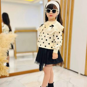 بلوز دخترانه خالدار کرم با یقه گیپور